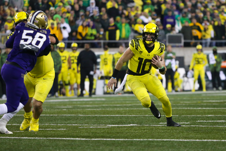The Oregon Ducks take on the Washington Huskies at 4 pm in Eugene, Oregon on Nov 12, 2022. (Jackson Fisk/ Eric Evans Photography)