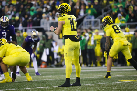 The Oregon Ducks take on the Washington Huskies at 4 pm in Eugene, Oregon on Nov 12, 2022. (Jackson Fisk/ Eric Evans Photography)