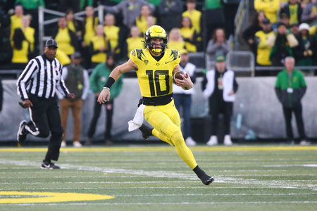 The Oregon Ducks take on the Washington Huskies at 4 pm in Eugene, Oregon on Nov 12, 2022. (Jackson Fisk/ Eric Evans Photography)