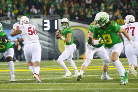 The Oregon Ducks take on then UCLA Bruins at 7:30 pm in Eugene, Oregon on Nov 19, 2022. (Jackson Fisk / Eric Evans Photography)