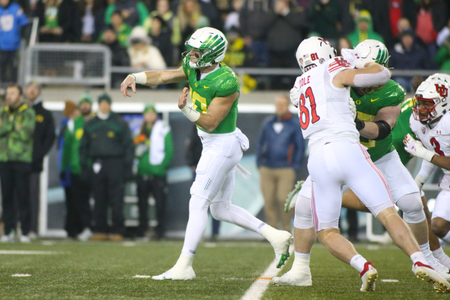 The Oregon Ducks take on then UCLA Bruins at 7:30 pm in Eugene, Oregon on Nov 19, 2022. (Jackson Fisk / Eric Evans Photography)