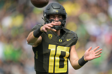 The Oregon Ducks take on the BYU Cougars at Autzen Stadium in Eugene, Oregon on September 17, 2022 (Isaac Wasserman/ Eric Evans Photography)