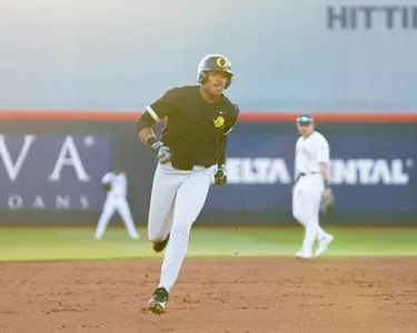 Walsh - HR trot at Arizona
