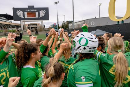 Team Huddle vs. UC Davis