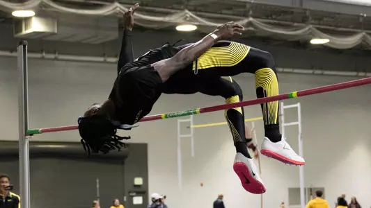 Agbonkonkon, high jump at UW Preview