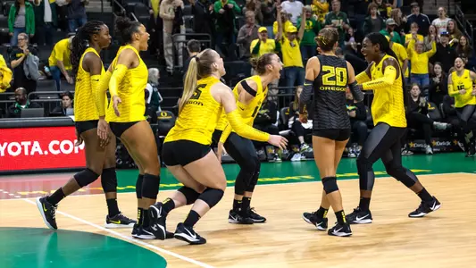Team celebration, match winner vs UCLA - Nov. 2