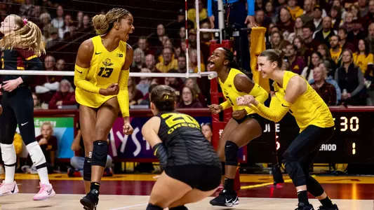 Ofoegbu, block celebration at Minnesota - Nov. 9