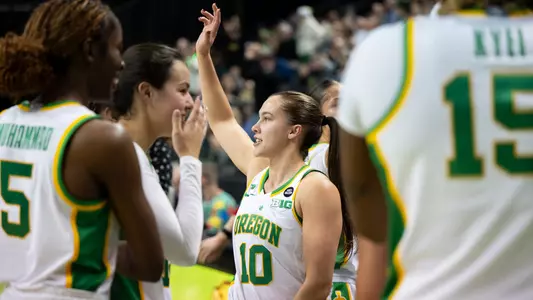 Scott Reaches 2,000 Career Points In UO Win Image