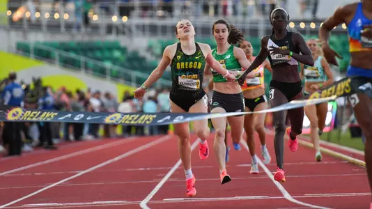 Klaudia Kazimierska, Oregon Relays lean at the tape (April 19)