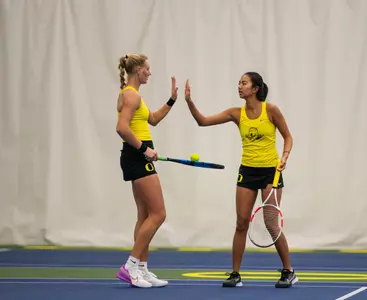 The Oregon women's tennis team takes on Portland State at the Student Tennis Center (Jan. 17,2025).