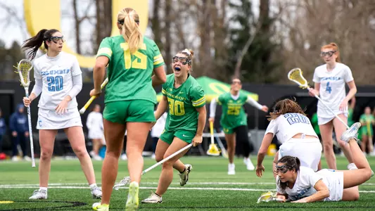 Win Saturday Gives Ducks a 3-0 Start Image