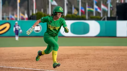 The Oregon Ducks softball team defeated Abilene Christian in a 3-1 victory on Sunday.