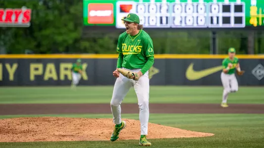 Ducks Open Rivalry Series With A Win Image