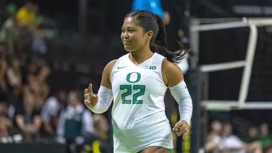 Maya De Los Reyes, back to serve vs Pitt (Aug. 2024)