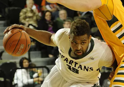 Wright State Holds Off Upstate in Final Minutes Image