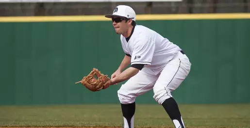 Walk-Off Single Lifts North Florida Past Upstate in Extra Innings Image