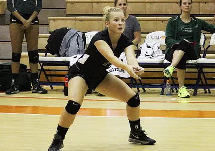 Upstate Goes 1-1 on Final Day of Big Orange Bash Image