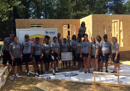 Women's Basketball Works with Habitat for Humanity Image