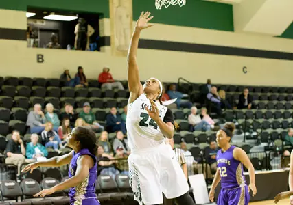 Fast Start Lifts Spartans to Victory at NJIT Image