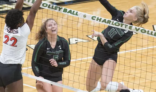 Russell's Career-High 19 Kills Send USC Upstate to Fourth Straight Victory Image