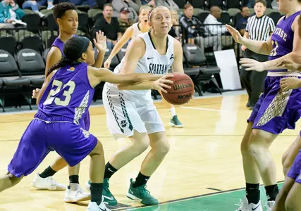 Popplewell Ties Career-High in Road Loss to North Florida Image