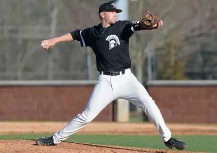 Spartans Fall to Jacksonville in Extra Innings Image