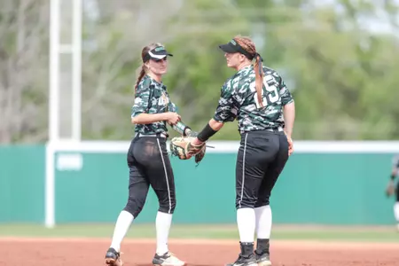 Tiffany Domingue, Sara Price