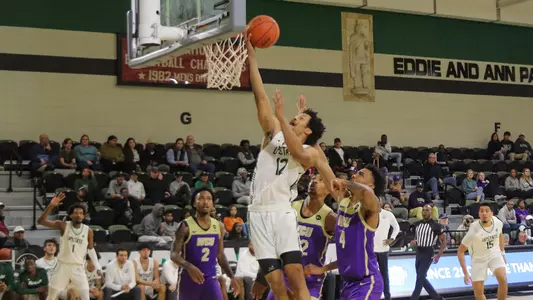 Trae Broadnax Driving Layup vs. Western Carolina 2023