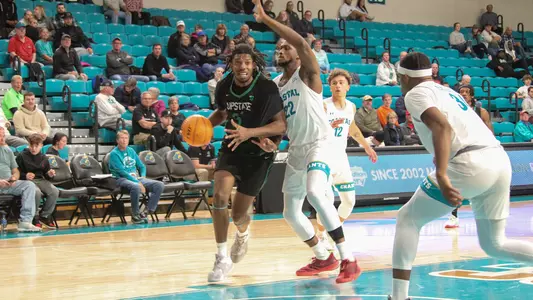 Ahmir Langlais Driving Layup vs. Coastal Carolina 1st Half 2023