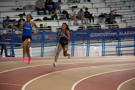 Giovanna Machado neck and neck