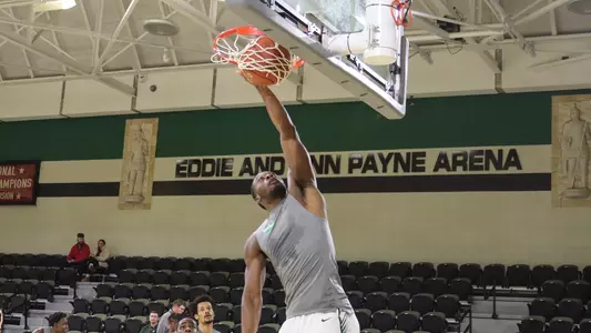 Dave Dickerson III Dunk vs. Longwood Pregame 2024