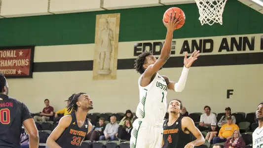 Nick Alves Driving Layup vs. Winthrop First Half 2024
