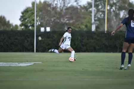 Catarina Dantas Kicking versus Longwood
