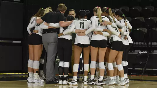 Team Huddle Pregame vs. High Point 2024 - NM