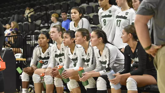 Team at Timeout vs. Winthrop Set 4 2024