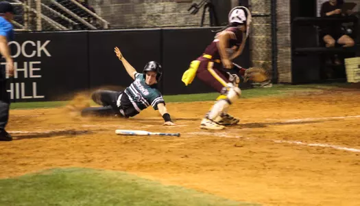 Pippen Sliding Home Versus Winthrop