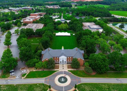 Campus Arial
