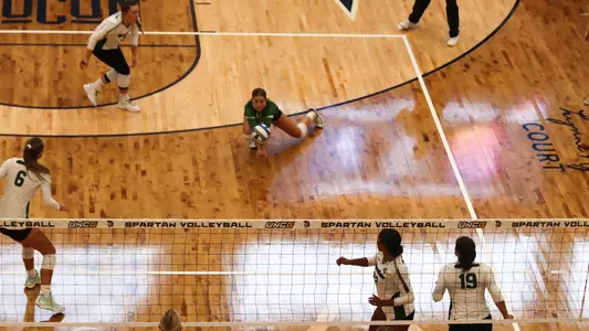 Julia Gladhill Dig vs. Robert Morris 1st Set 2024 - RF