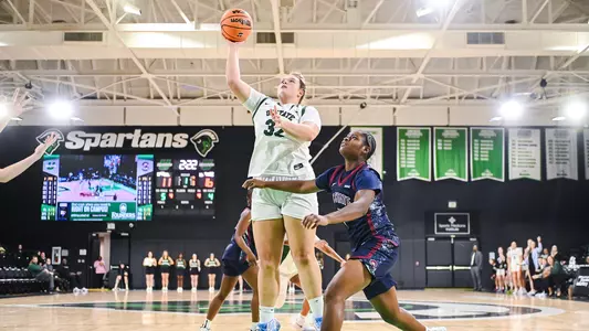 Madison Miller Hook Shot vs. SC State 1Q 2025 - NM