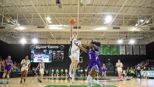Kinley Paterson Fast Break vs. Agnes Scott 1Q 2025 - CH