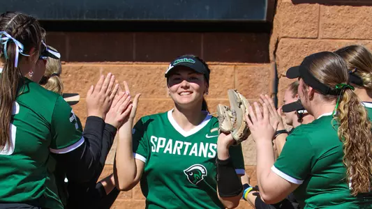 Ella Christopher going through the lineups