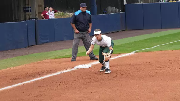 Alyssa Davenport on third base