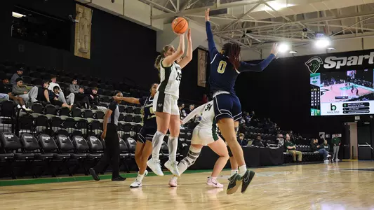Cassie Gallagher Pull-Up Jumper vs. Charleston Southern 2Q 2026 - CH