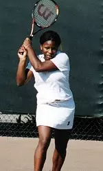 Jewel Peterson clinched the match with a 3-6, 7-6, 6-3 win over Pepperdine's Ipek Senoglu, avenging last week's loss.