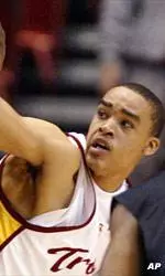 Nick Curtis' career-high 21 points led USC to a 26 point win on Saturday night.