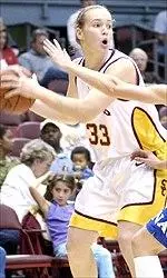 Rachel Woodward collects her first double-double of the season, but the Women of Troy fall to Washington, 83-81.
