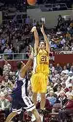 Rory O'Neill scored 10 points to help lead USC.