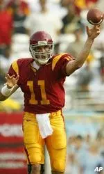 Southern California's qurterback Matt Leinart throws a pass against Oregon State's during the first quarter of their PAC-10 game Saturday.