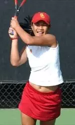 Maureen Diaz clinched USC's win in the Round of 16 with a two-set victory over Jessica Simosa.