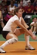 April Ross led with 13.5 points as USC defeated Oregon State, 3-0.